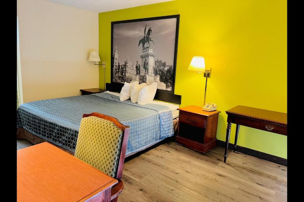 Full Bed Smoking interior