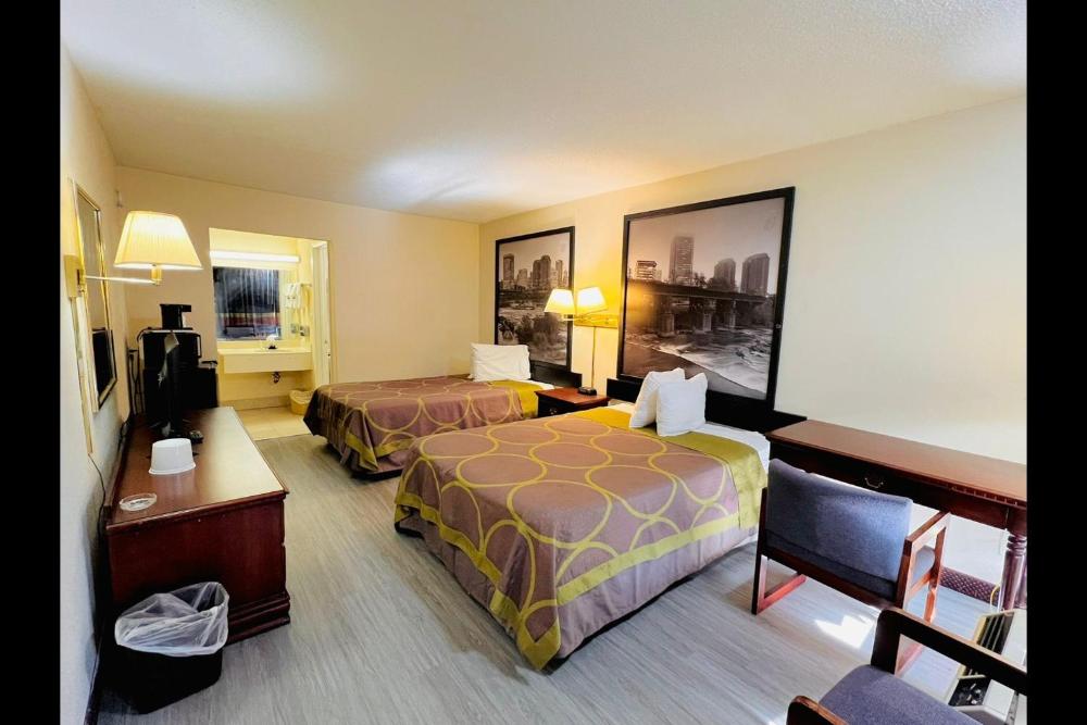 2 Full Bed Smoking interior